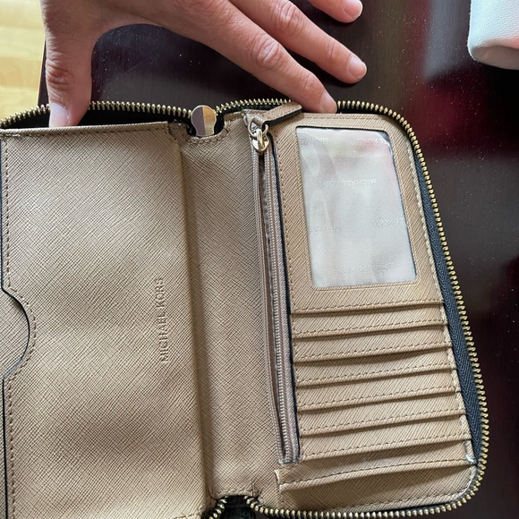 Wallet - Picture 5 of 5